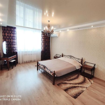 Panoramic View Lux Apartment On Metro Osokorky Kiev Esterno foto