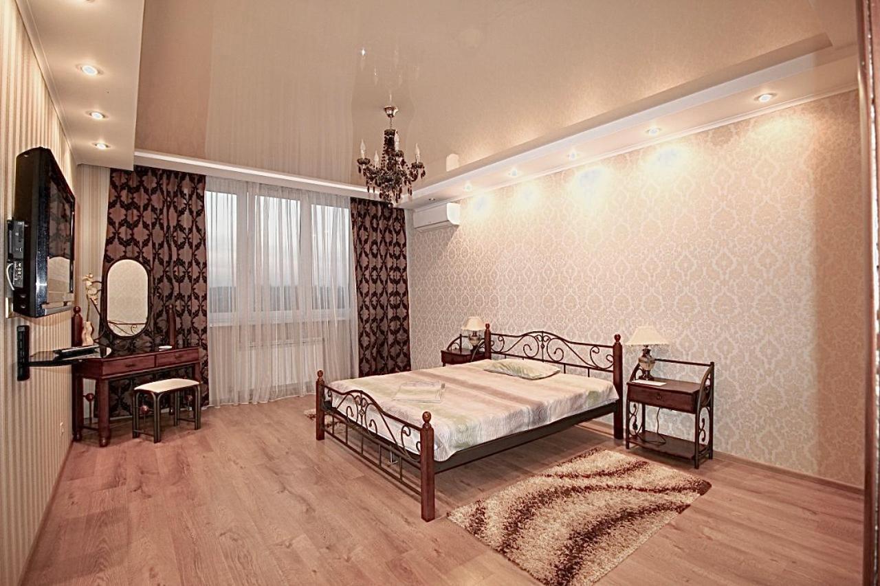 Panoramic View Lux Apartment On Metro Osokorky Kiev Esterno foto