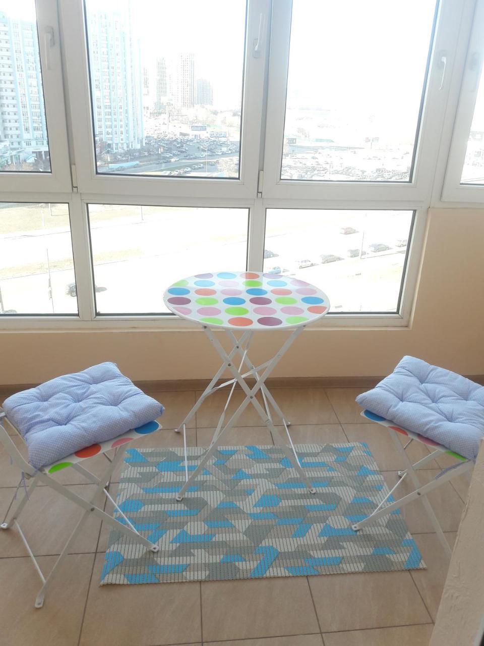 Panoramic View Lux Apartment On Metro Osokorky Kiev Esterno foto